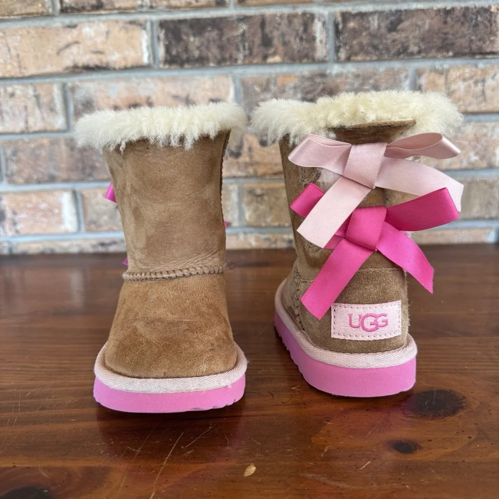 UGG‎ Toddler Bailey Bow II - Chestnut/Pink - 1017394T Size 6